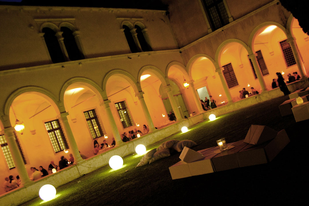 MCY 76 Worldwide Press Première