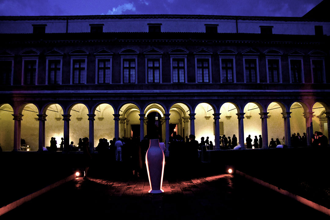 MCY 76 Worldwide Press Première