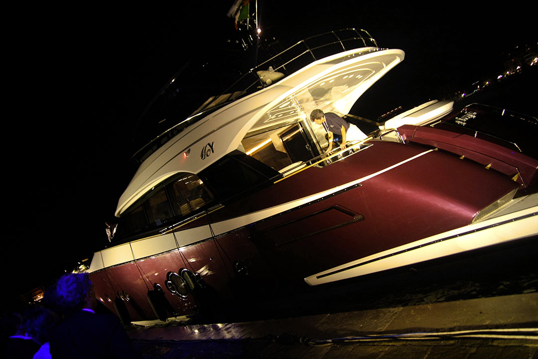 MCY 76 Worldwide Press Première