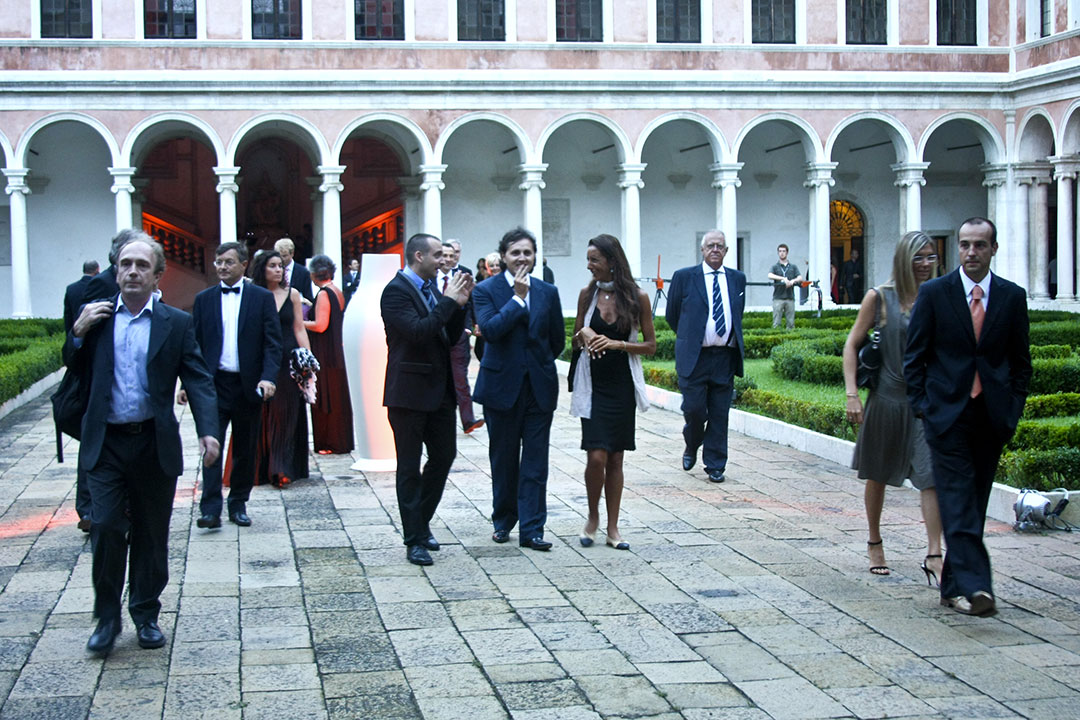 MCY 76 Worldwide Press Première