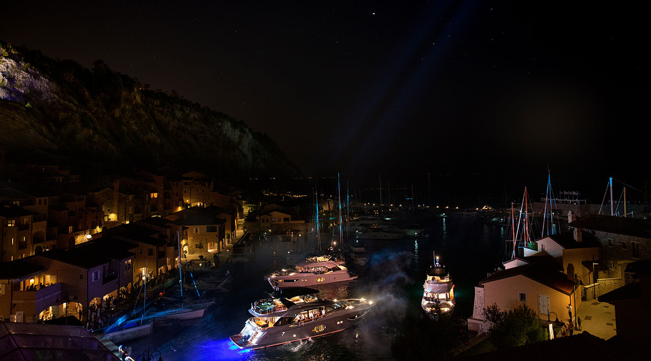 MCY 66 VSION - A tribute to light