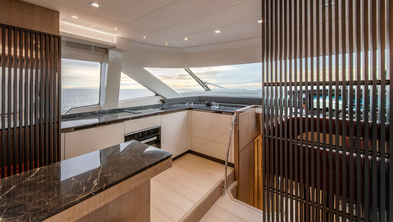 MCY 70 VSION - Interior