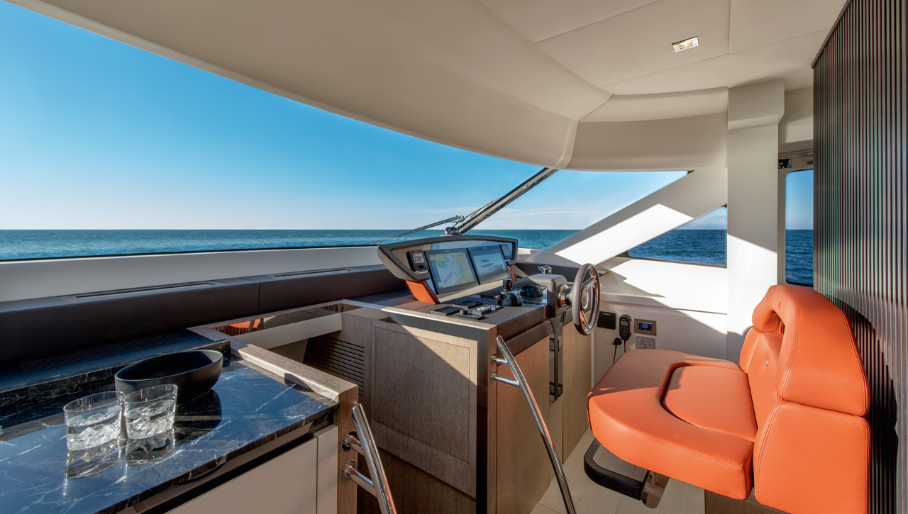 MCY 70 VSION - Interior