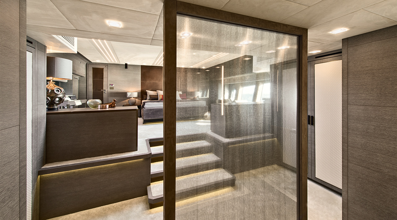 MCY 105 Owner's cabin