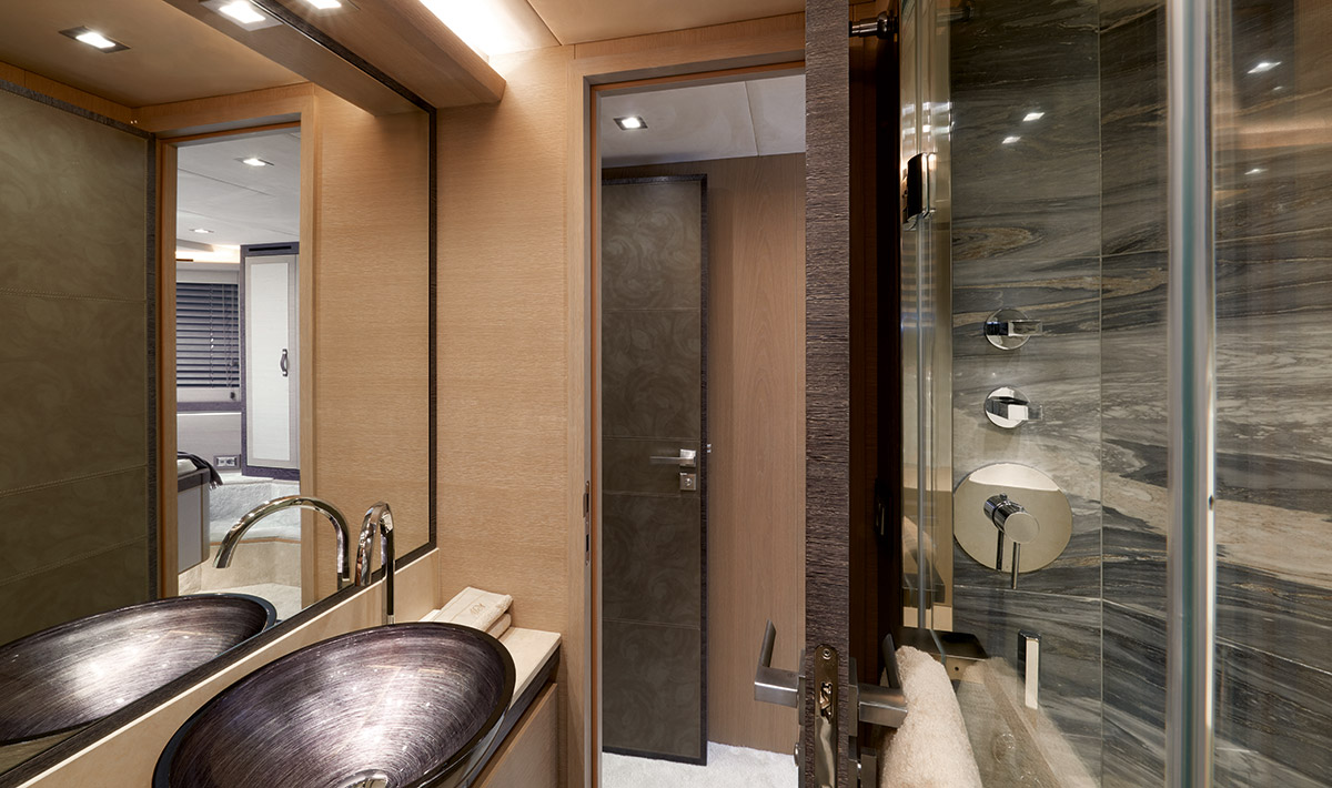 MCY 80 Vip ensuite bathroom