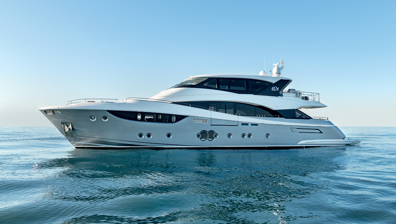 MCY 105 SKYLOUNGE Navigation