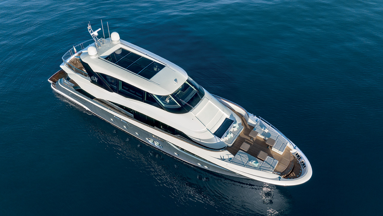 MCY 105 SKYLOUNGE Navigation