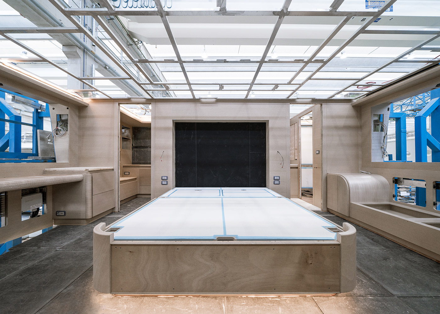 The innovative architecture of the boat enable to customize layouts offering almost limitless possibilities.